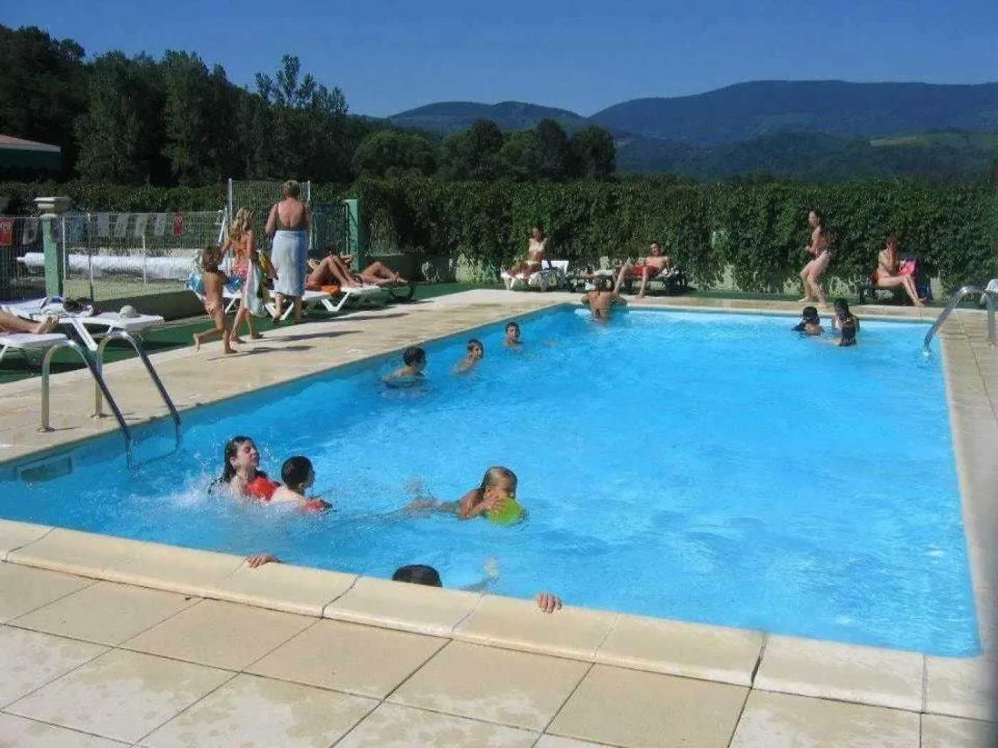 Camping 3 Etoiles - Piscine - Ccaihfi Seix