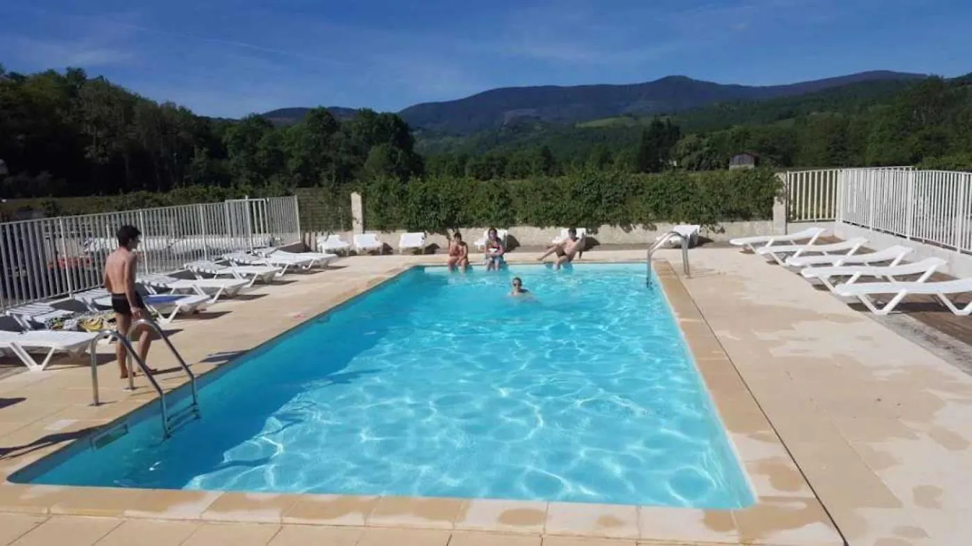 Camping 3 Etoiles - Piscine - Ccaihfi Seix 0*,  France